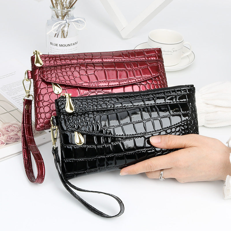 Luxurious Croc-Embossed PU Leather Clutch