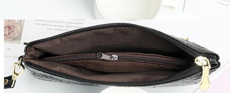 Luxurious Croc-Embossed PU Leather Clutch