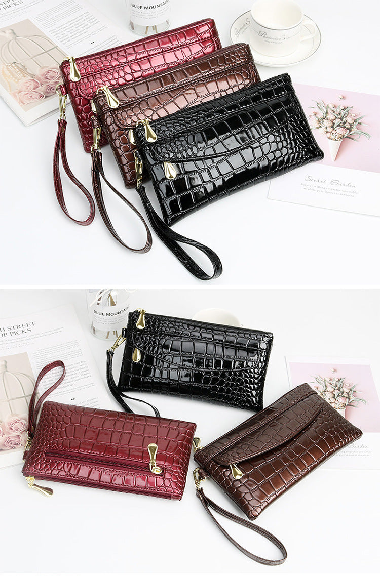 Luxurious Croc-Embossed PU Leather Clutch
