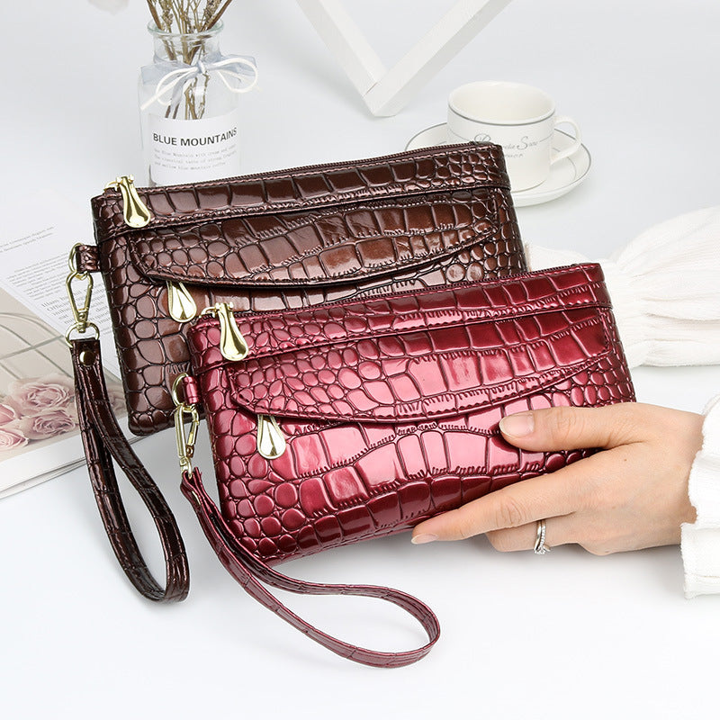 Luxurious Croc-Embossed PU Leather Clutch