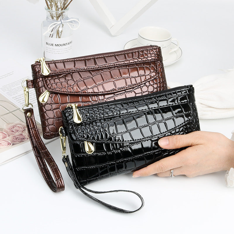 Luxurious Croc-Embossed PU Leather Clutch