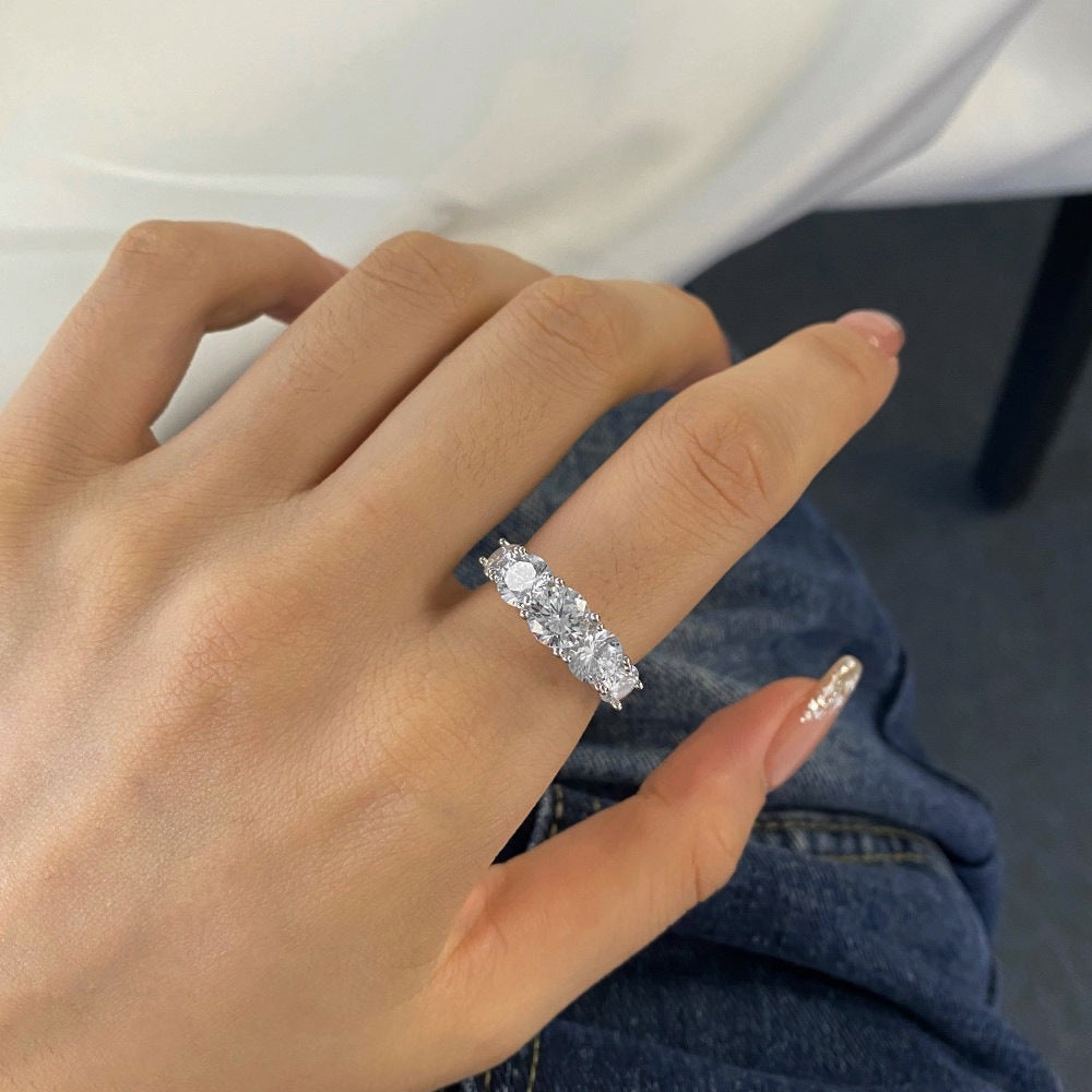 Fashionable Five-Row Moissanite Ring – Elegant & Luxurious