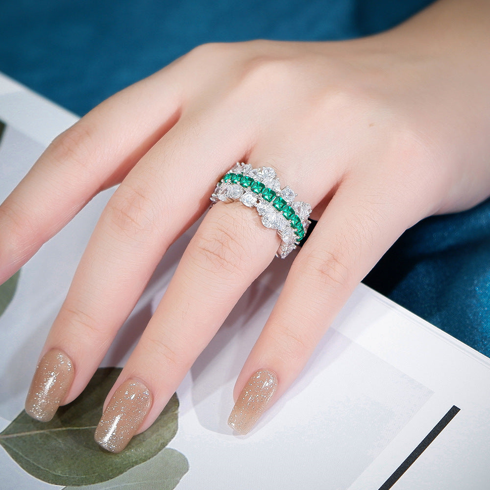 Emerald Three-Row Ring – Luxurious & Sophisticated