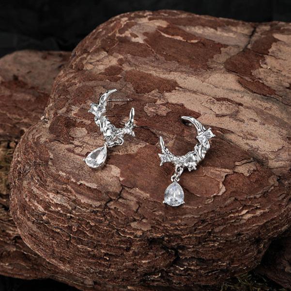 (Stainless)Chic Crescent Moon Stud Earrings