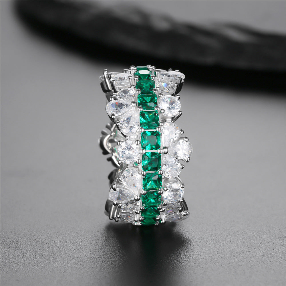 Emerald Three-Row Ring – Luxurious & Sophisticated