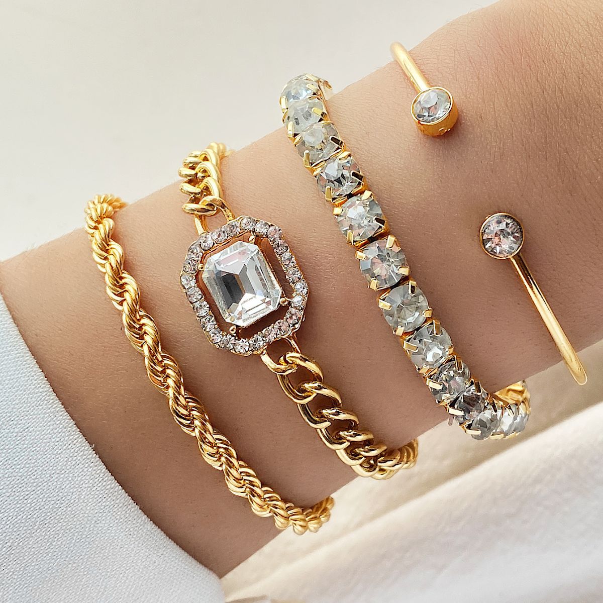 (Stainless)Set of 4 Bracelets