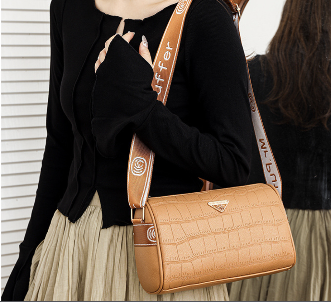 Minimalist Versatile Shoulder Bag