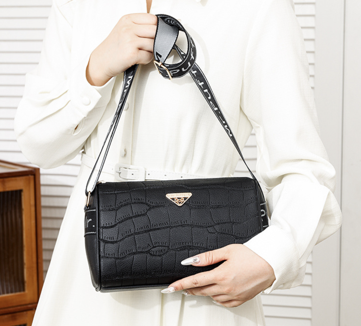 Minimalist Versatile Shoulder Bag