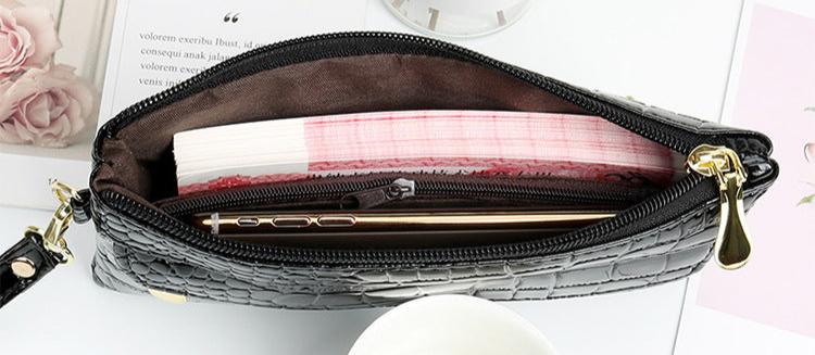 Luxurious Croc-Embossed PU Leather Clutch