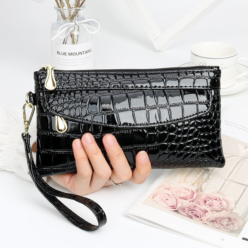 Luxurious Croc-Embossed PU Leather Clutch