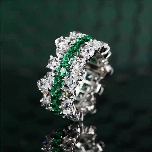 Emerald Three-Row Ring – Luxurious & Sophisticated