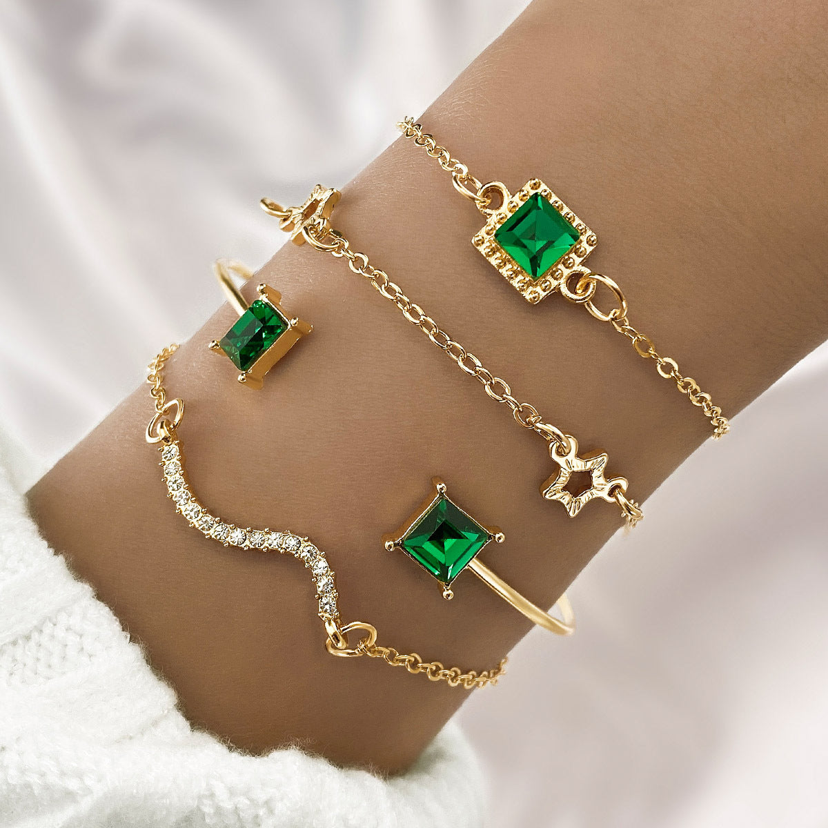 (Stainless)Set of 4-5 bracelets (10 different designs)