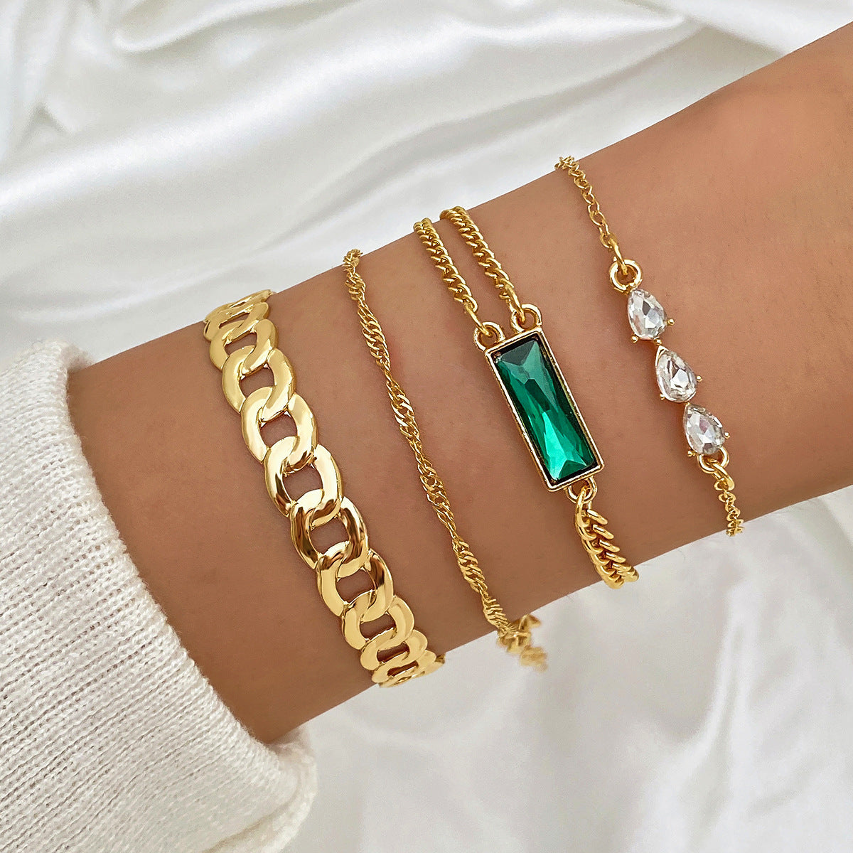 (Stainless)Set of 4-5 bracelets (10 different designs)