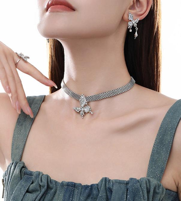 (Stainless)Cool-Toned Unique Silver Butterfly Choker